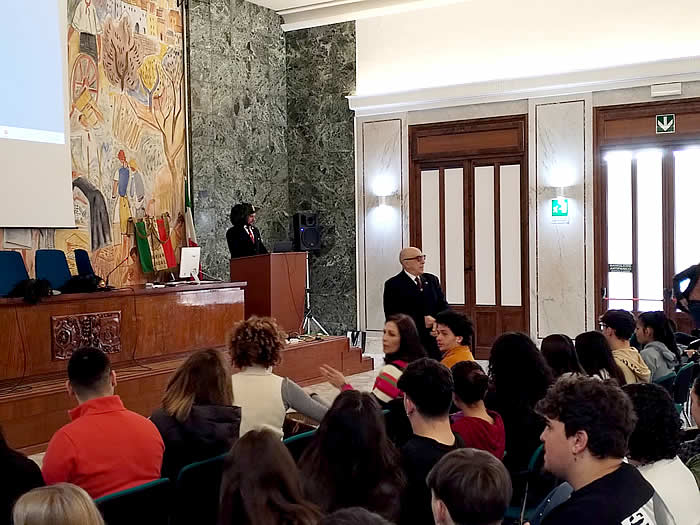 1739585520-2-72-deg-raduno-dei-bersaglieri-a-marsala-il-comitato-organizzatore-incontra-gli-studenti-dell-istituto-damiani