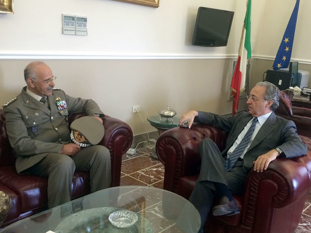 il generale de leverano con il Prefetto Falco